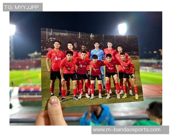 广州足球队在足球意识排行榜中荣登第八名展现欧冠实力与潜力 广州足球队在足球意识排行榜中荣登第八名展现欧冠实力与潜力