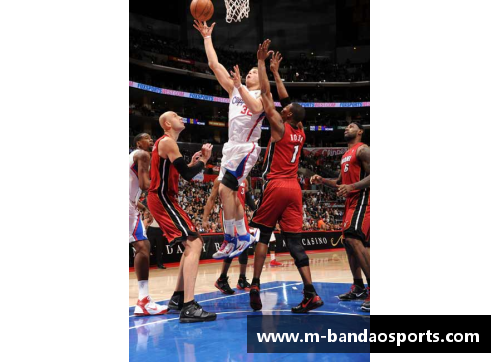 NBA精彩对决：热火挑战快船，激情碰撞全场！